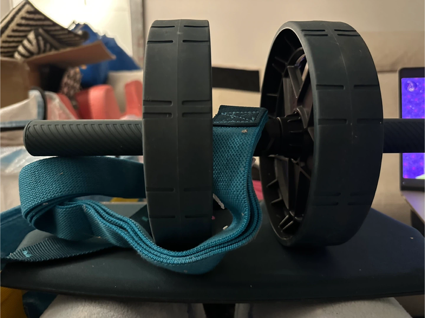 Ab Roller Wheel with Resistance Band