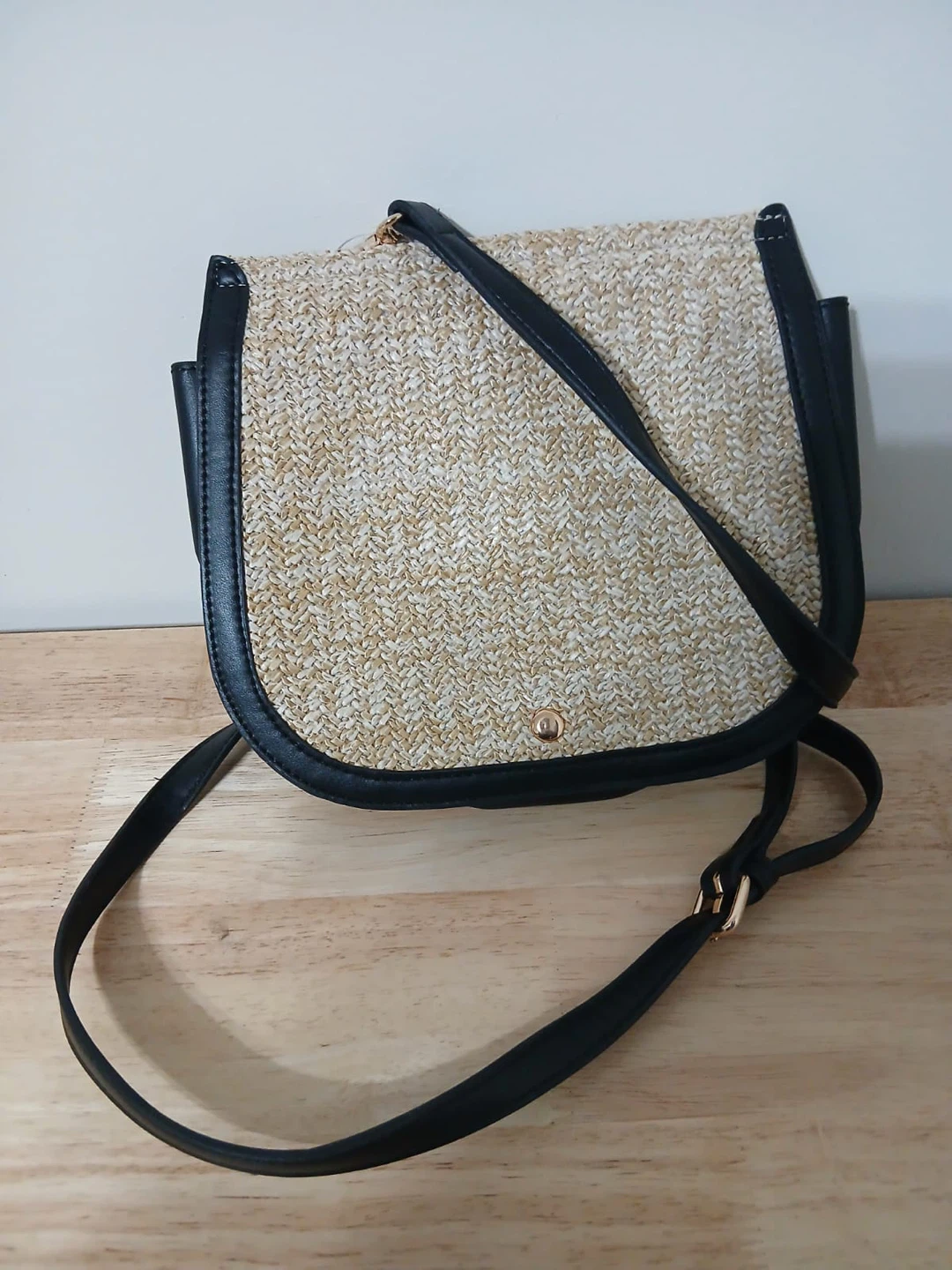 Sac bandoulière et sac banane en paille et faux cuir - photo 2