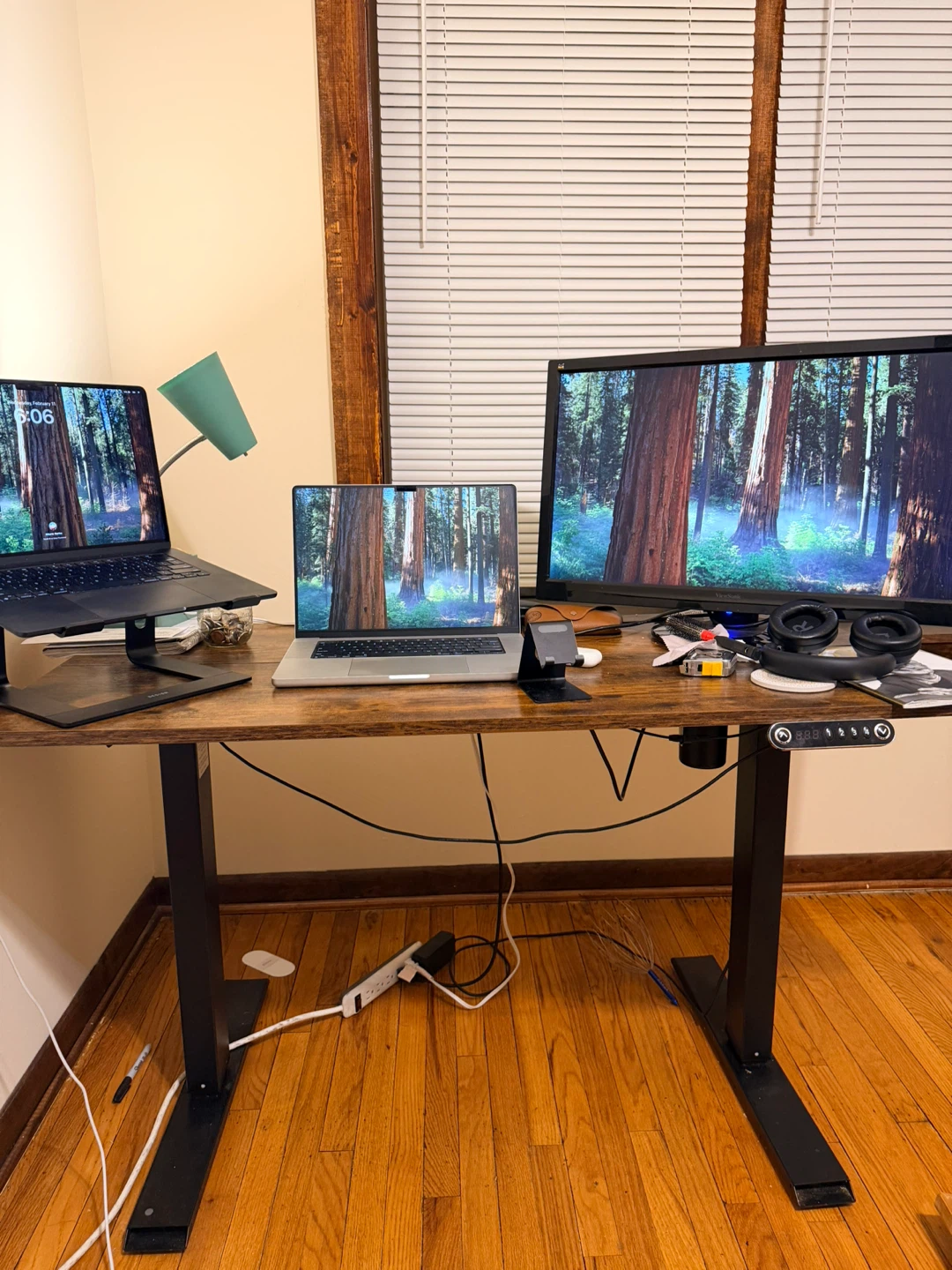 Adjustable Standing Desk - photo 2