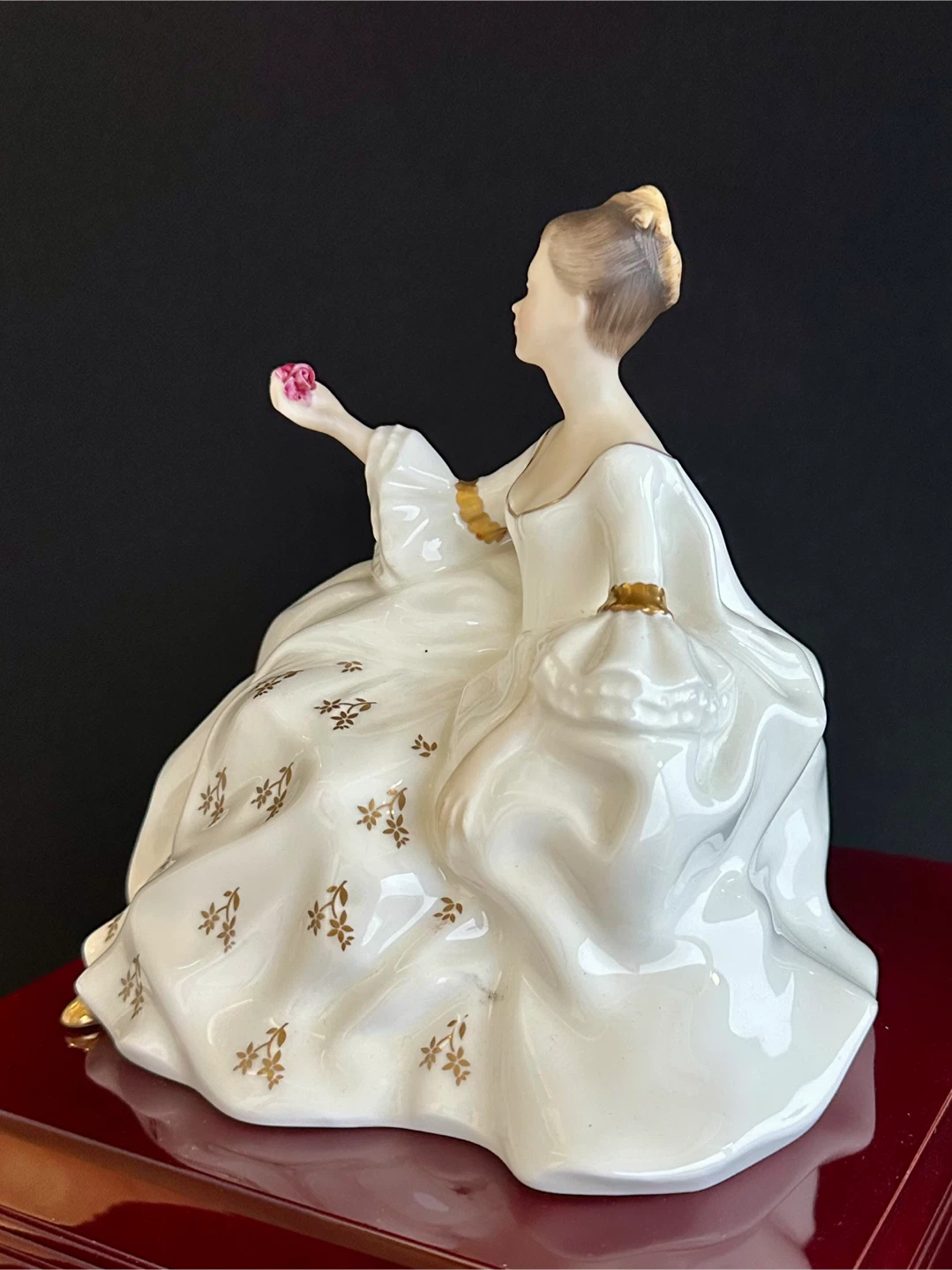 Royal Doulton HN 2339 My Love - photo 4
