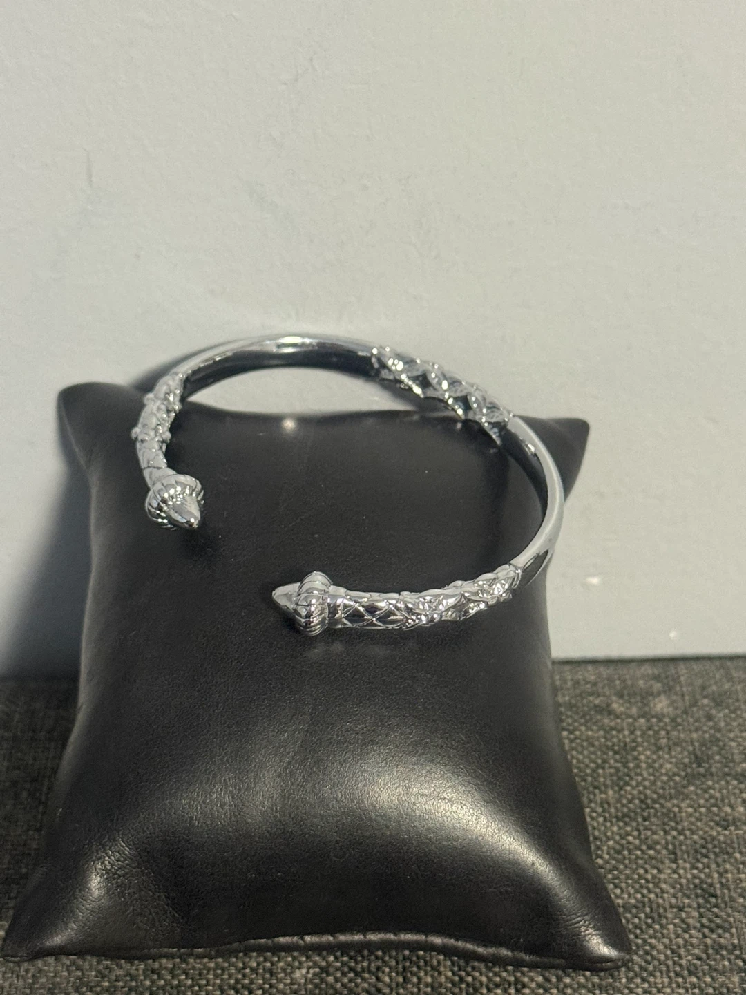 Silver tone Cuff Bracelet with Textured Design - photo 4