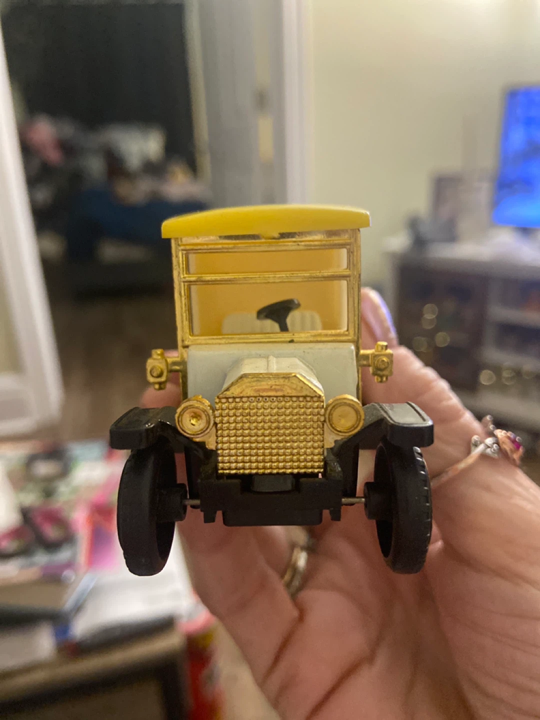 Vintage Style Ambulance Toy Car - photo 2