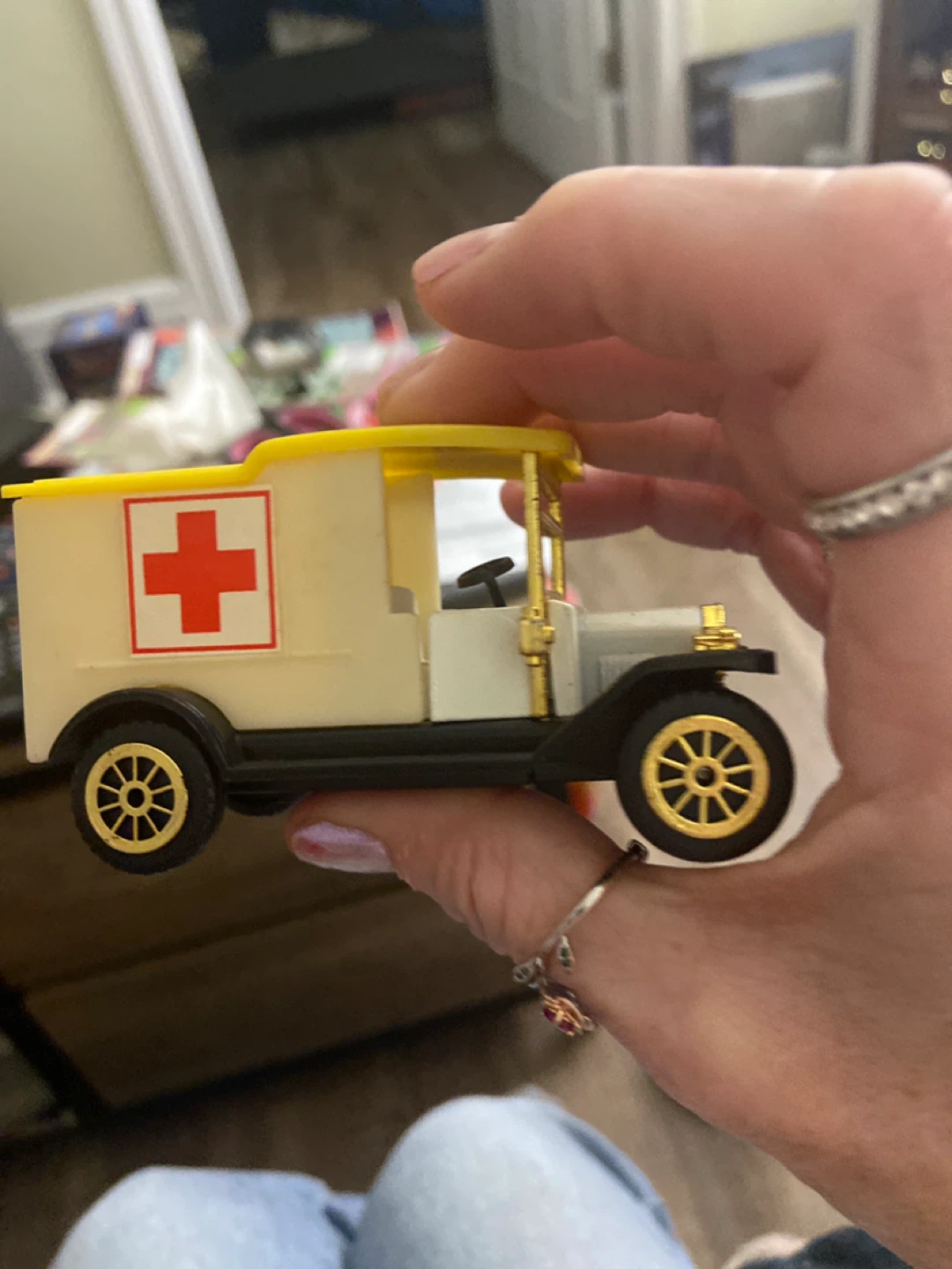 Vintage Style Ambulance Toy Car - photo 5