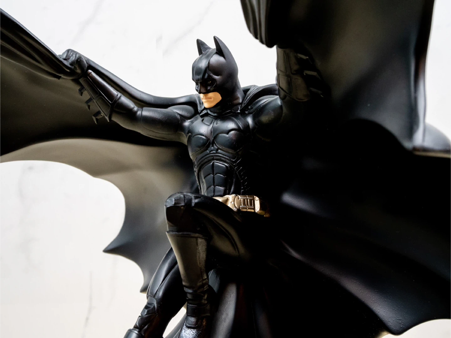 Batman Action Figure Batman in Flight from Batman Begins - photo 5