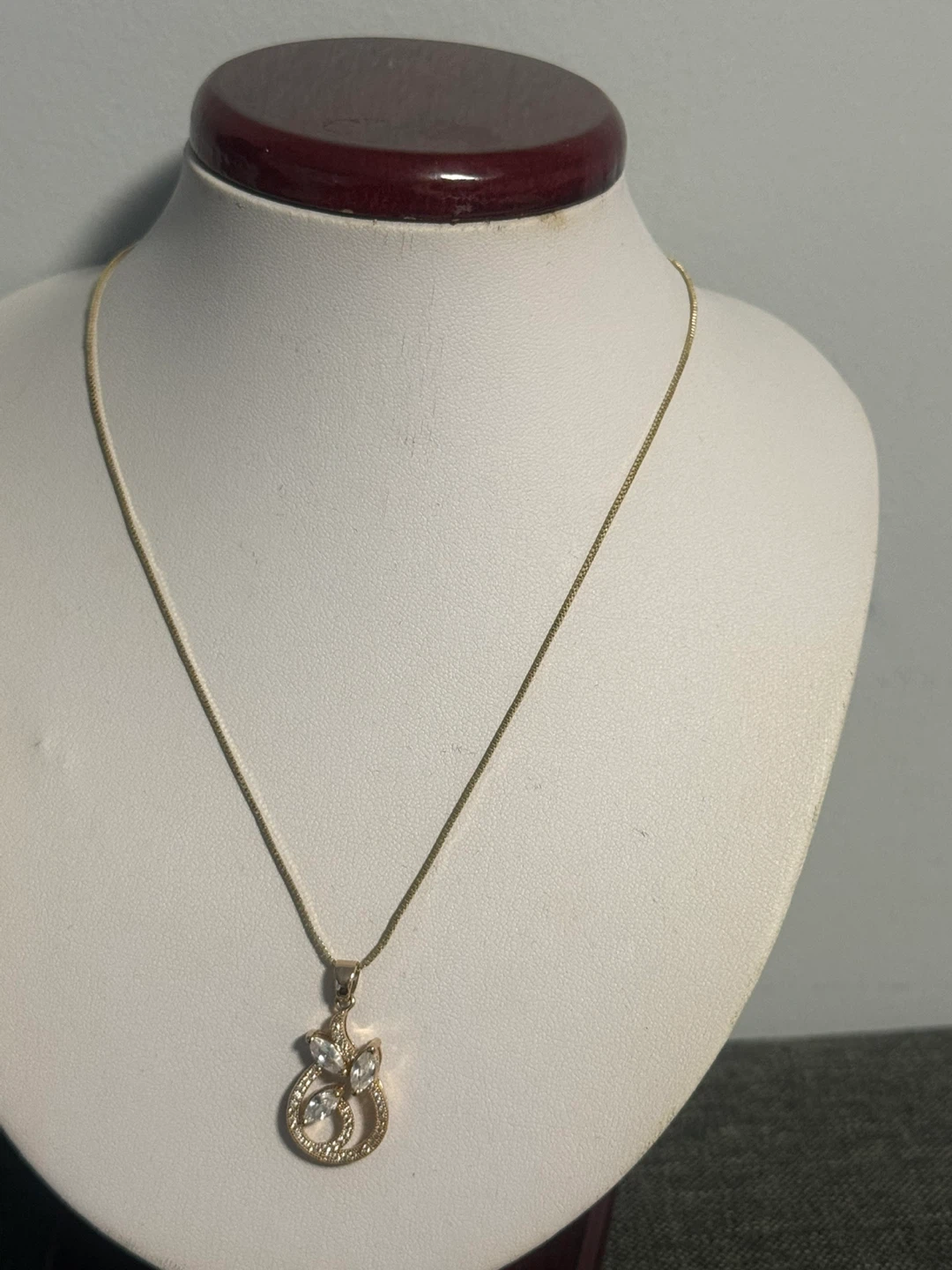 Gold plated  necklace with cubic zirconia pendant - photo 4