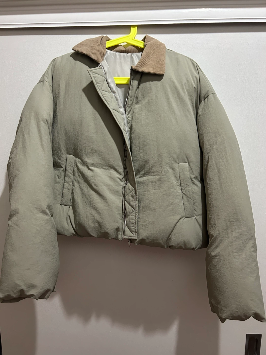 Lightweight Puffer Jacket with Corduroy Collar