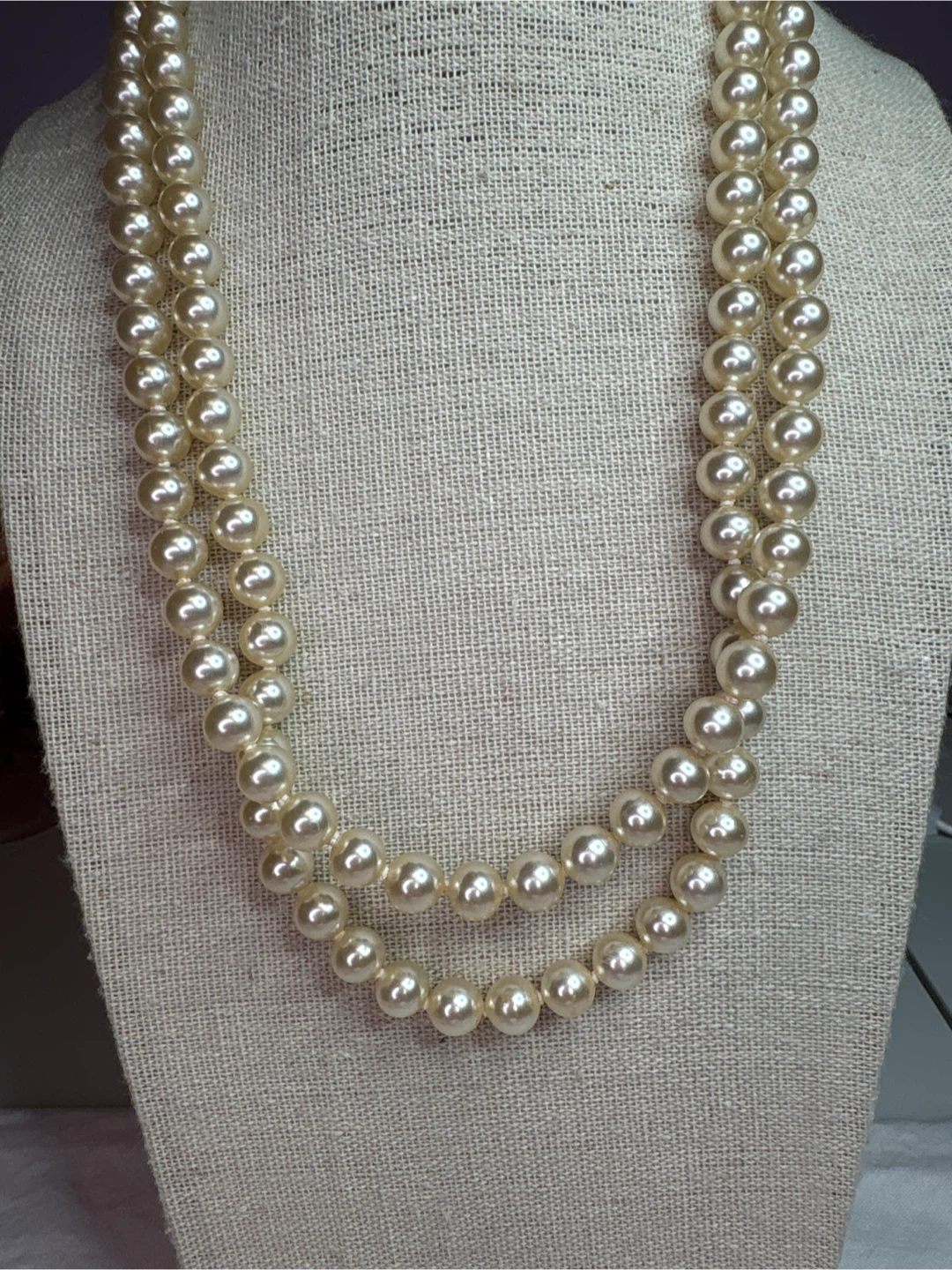 Faux pearls, earrings & faux pearl ring. - photo 2