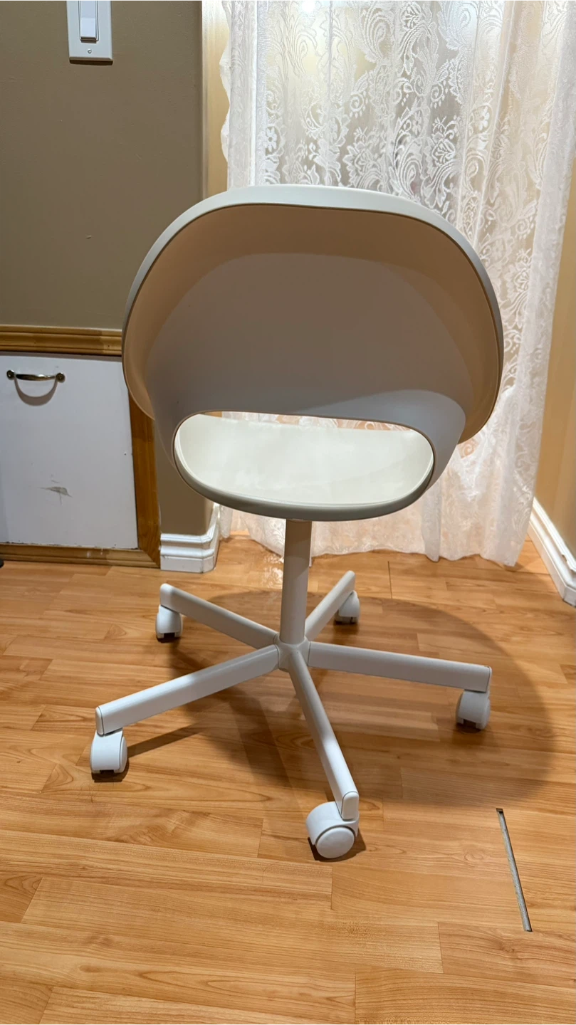 Ikea- White Swivel Office Chair - photo 4