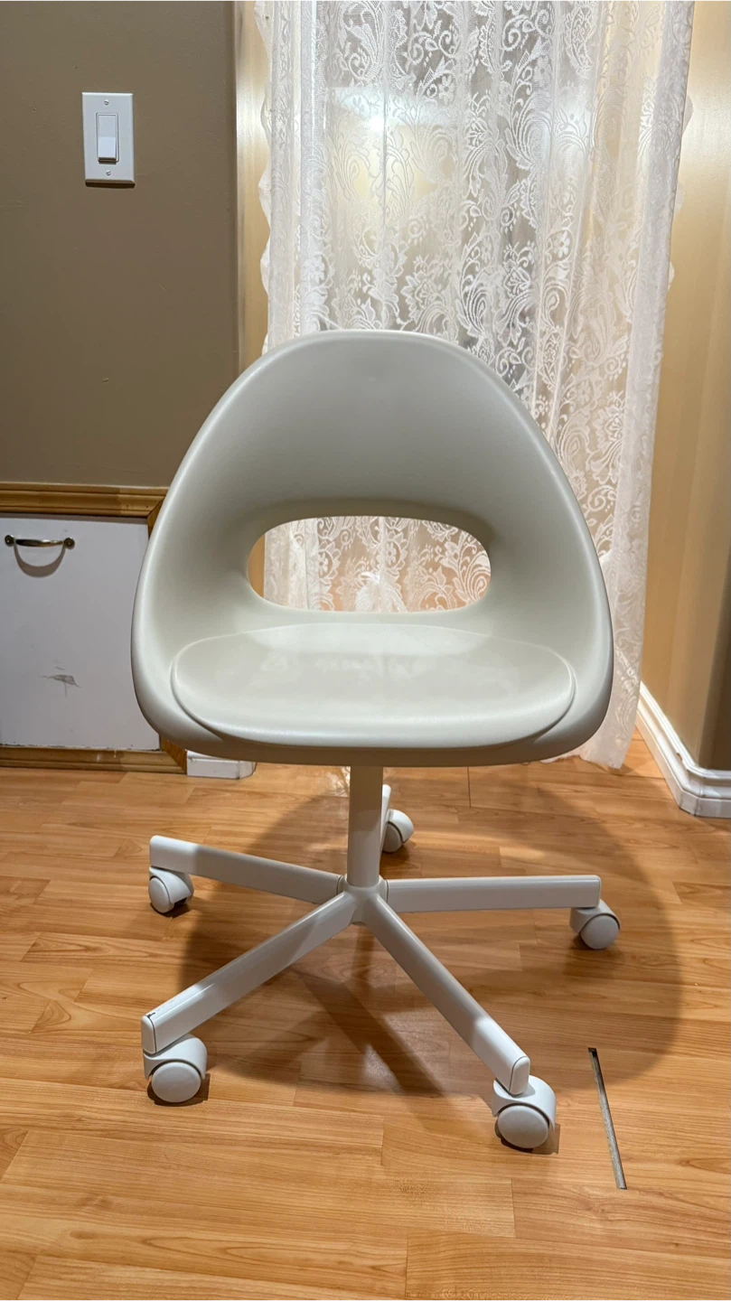 Ikea- White Swivel Office Chair - photo 2