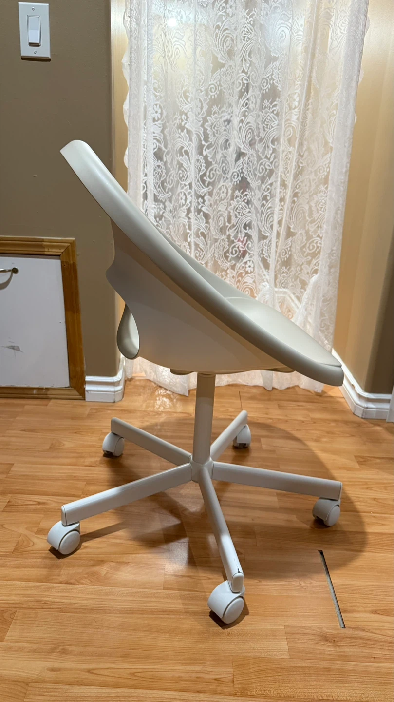 Ikea- White Swivel Office Chair - photo 3