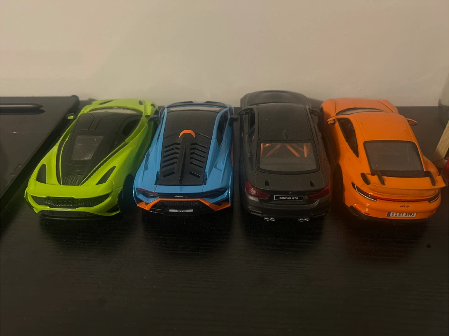 Set of 4 Die-Cast Model Cars 1/24 - photo 2