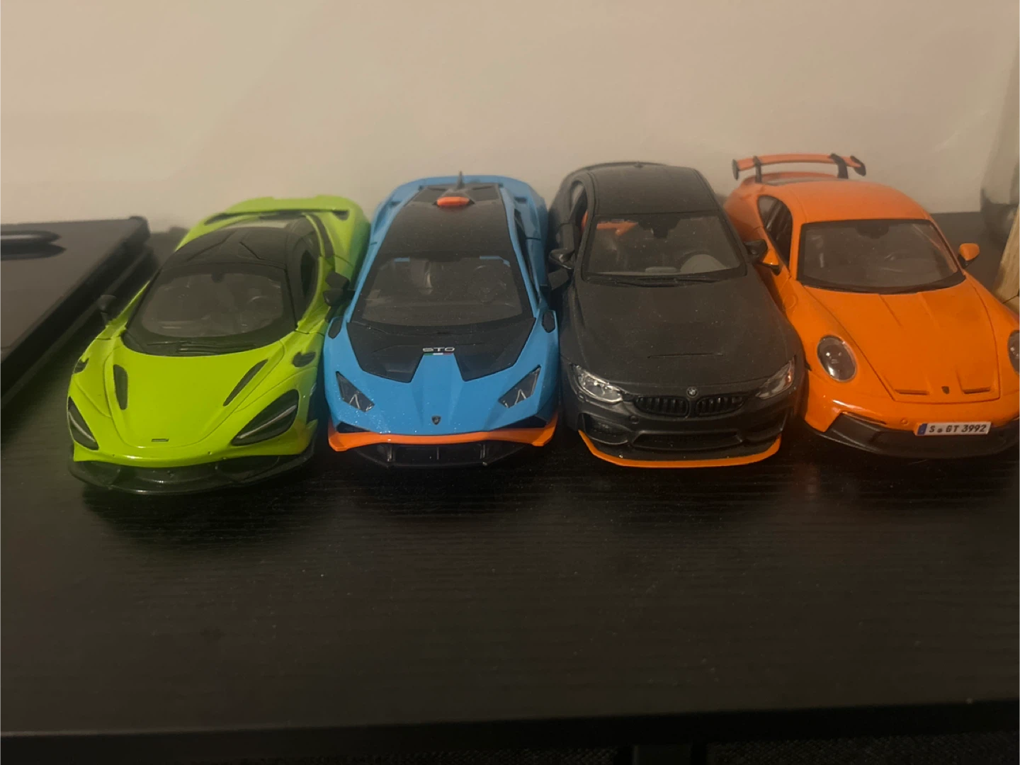 Set of 4 Die-Cast Model Cars 1/24