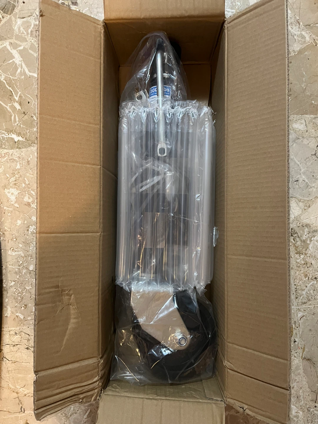 Heavy-duty 2000 lb Trailer Jack with Dual Wheels - photo 4