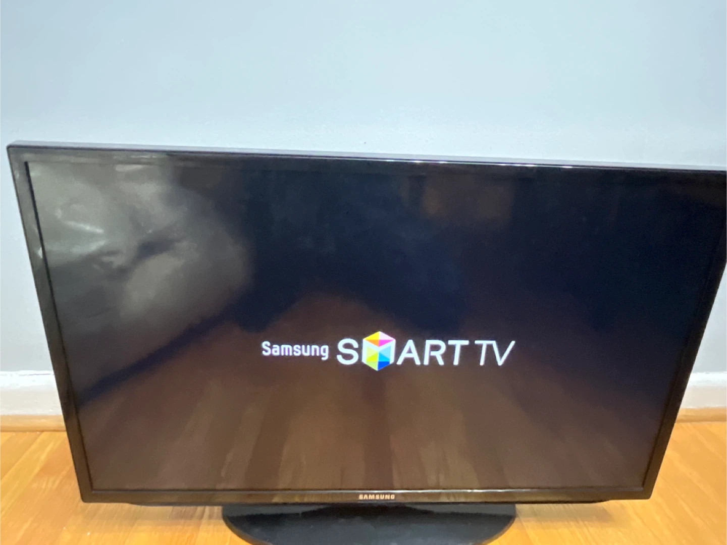 Samsung 32" HD Television - Model UN32EH5300F - photo 3