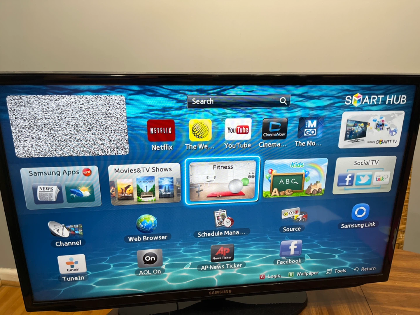 Samsung 32" HD Television - Model UN32EH5300F - photo 4