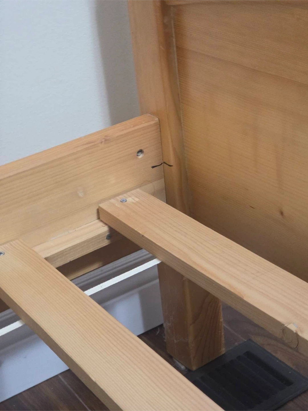 Solid Wood Bed Frame_Queen size - photo 4