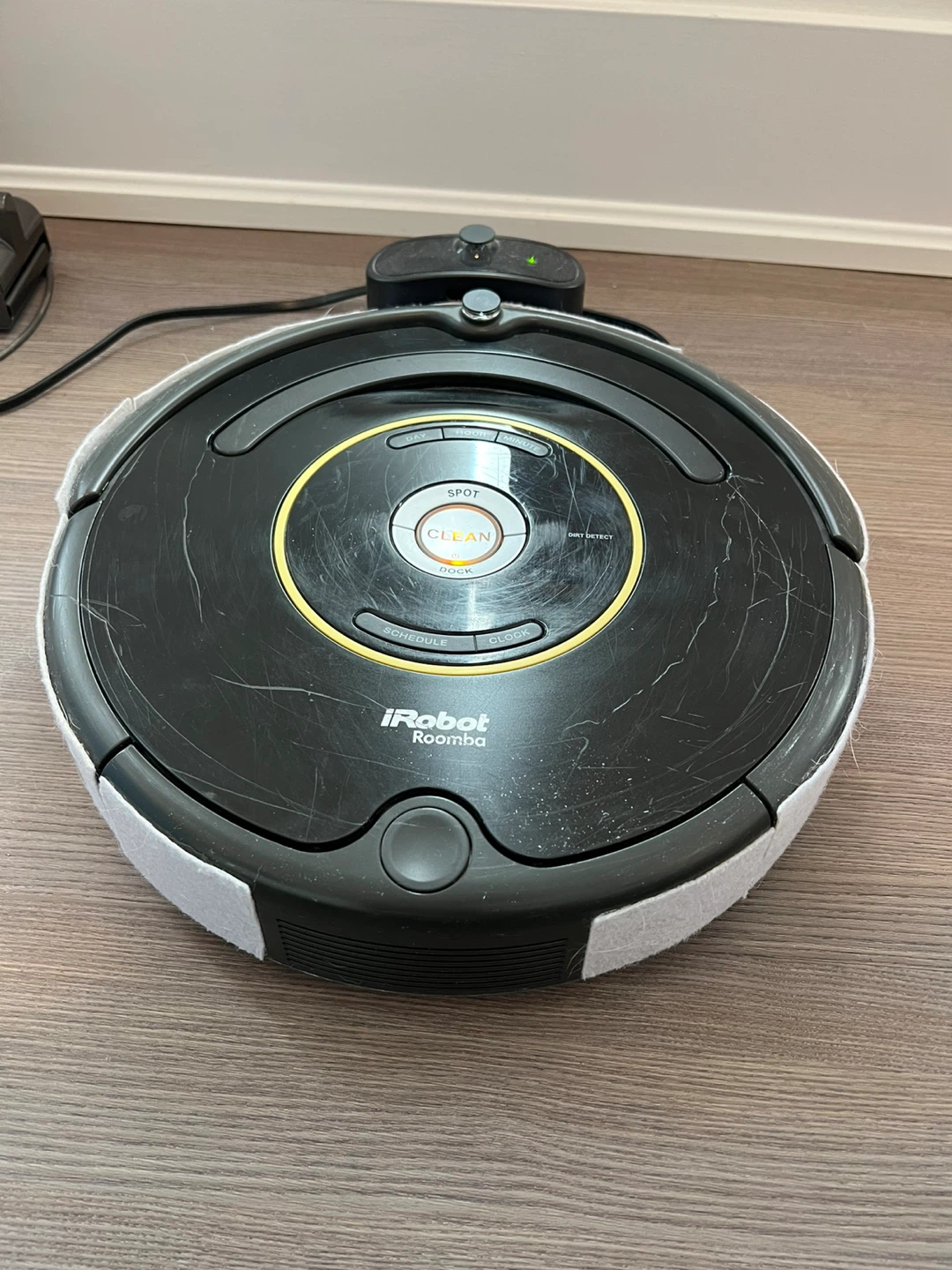iRobot Roomba Robot Vacuum. Great battery.