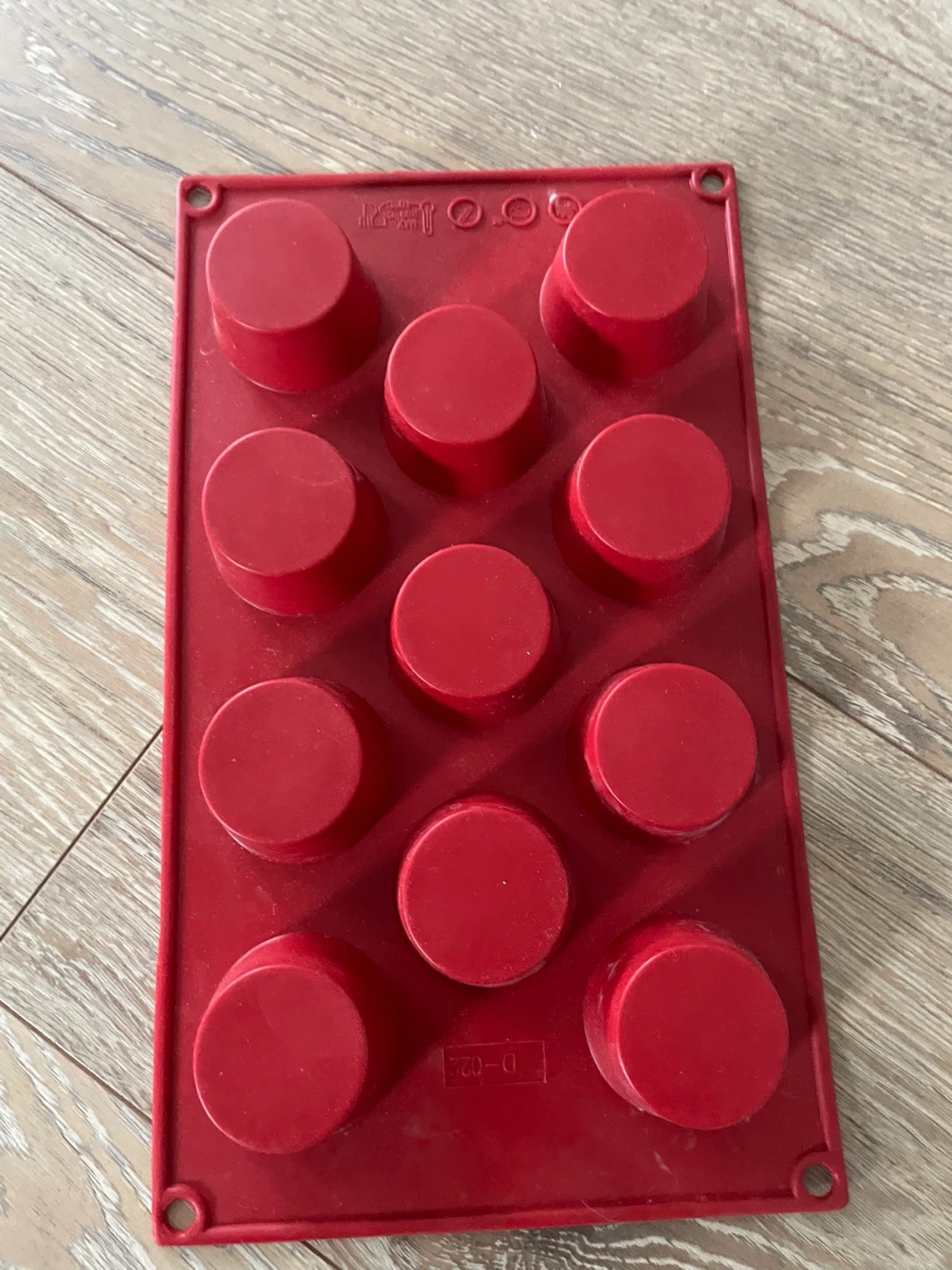 Red Silicone Muffin Pan 🏆 - photo 2