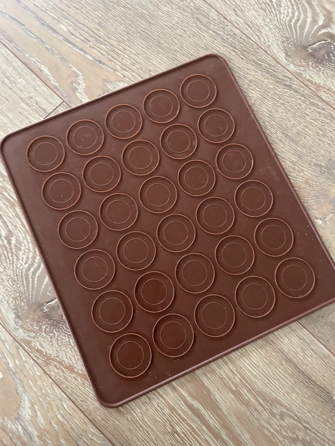 Silicone Macaron Baking Mat 🏆
