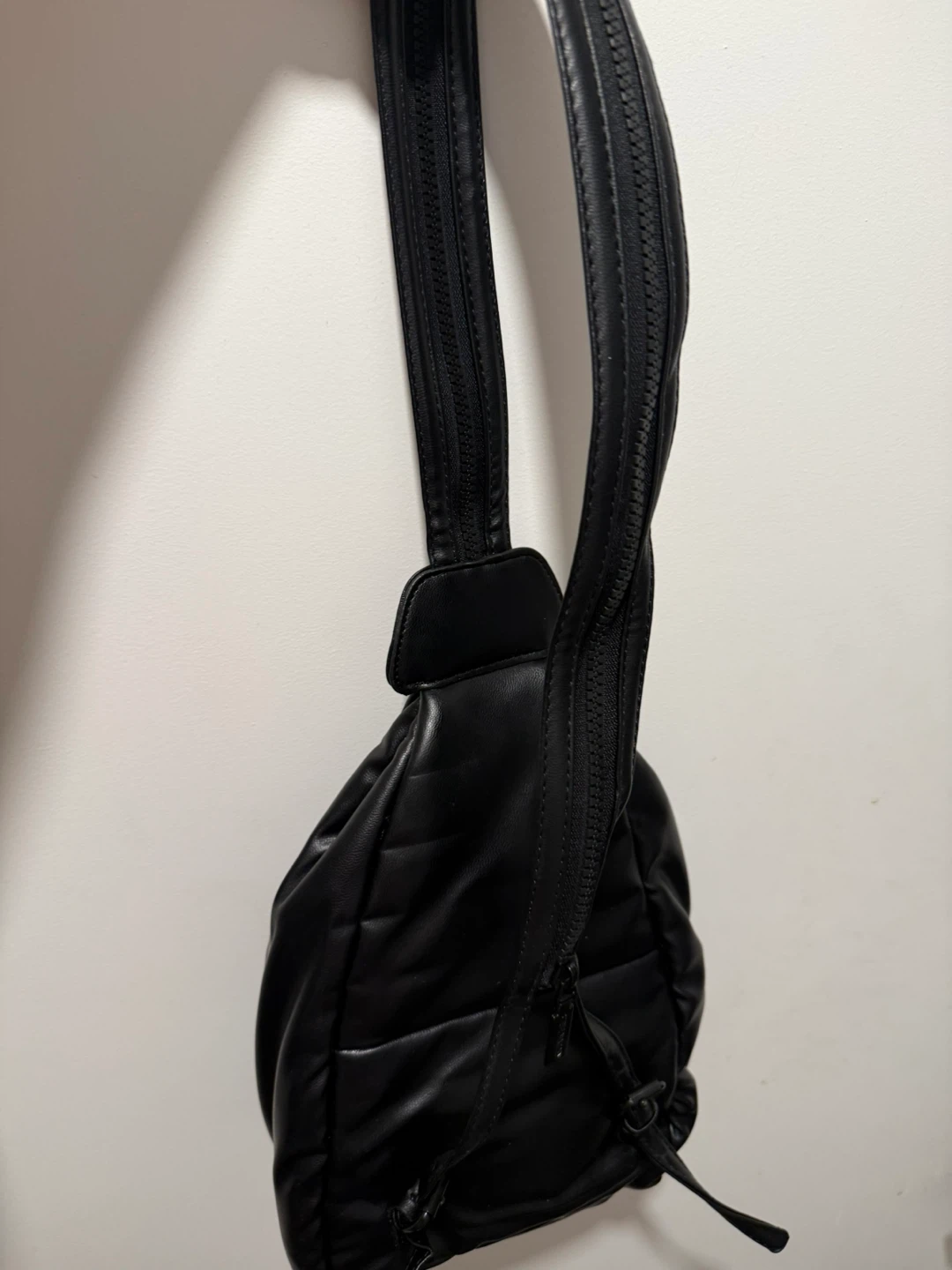 Steve Madden Black Quilted Sling Backpack - photo 4