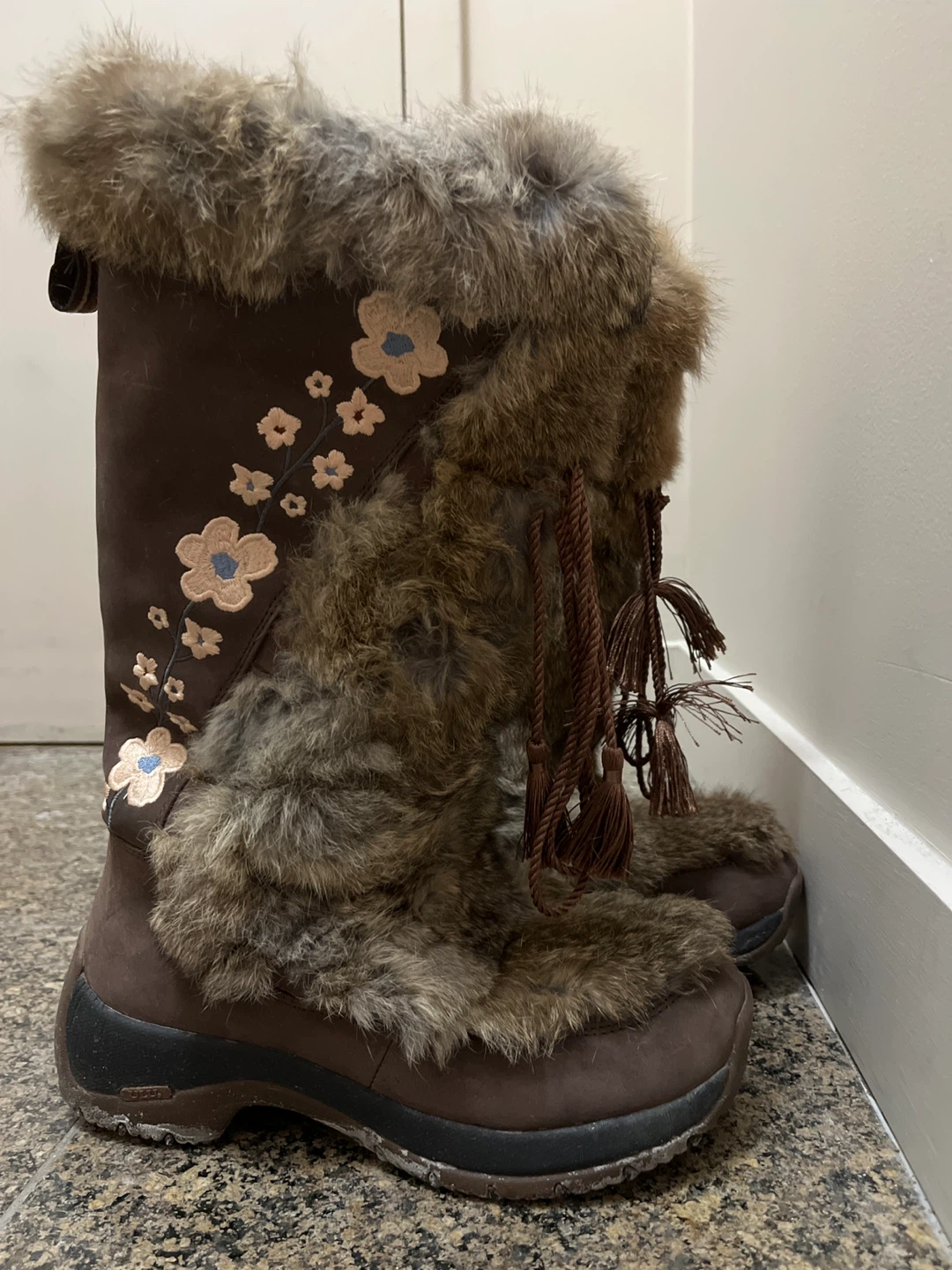 Brown Fur Winter Boots with Floral Embroidery