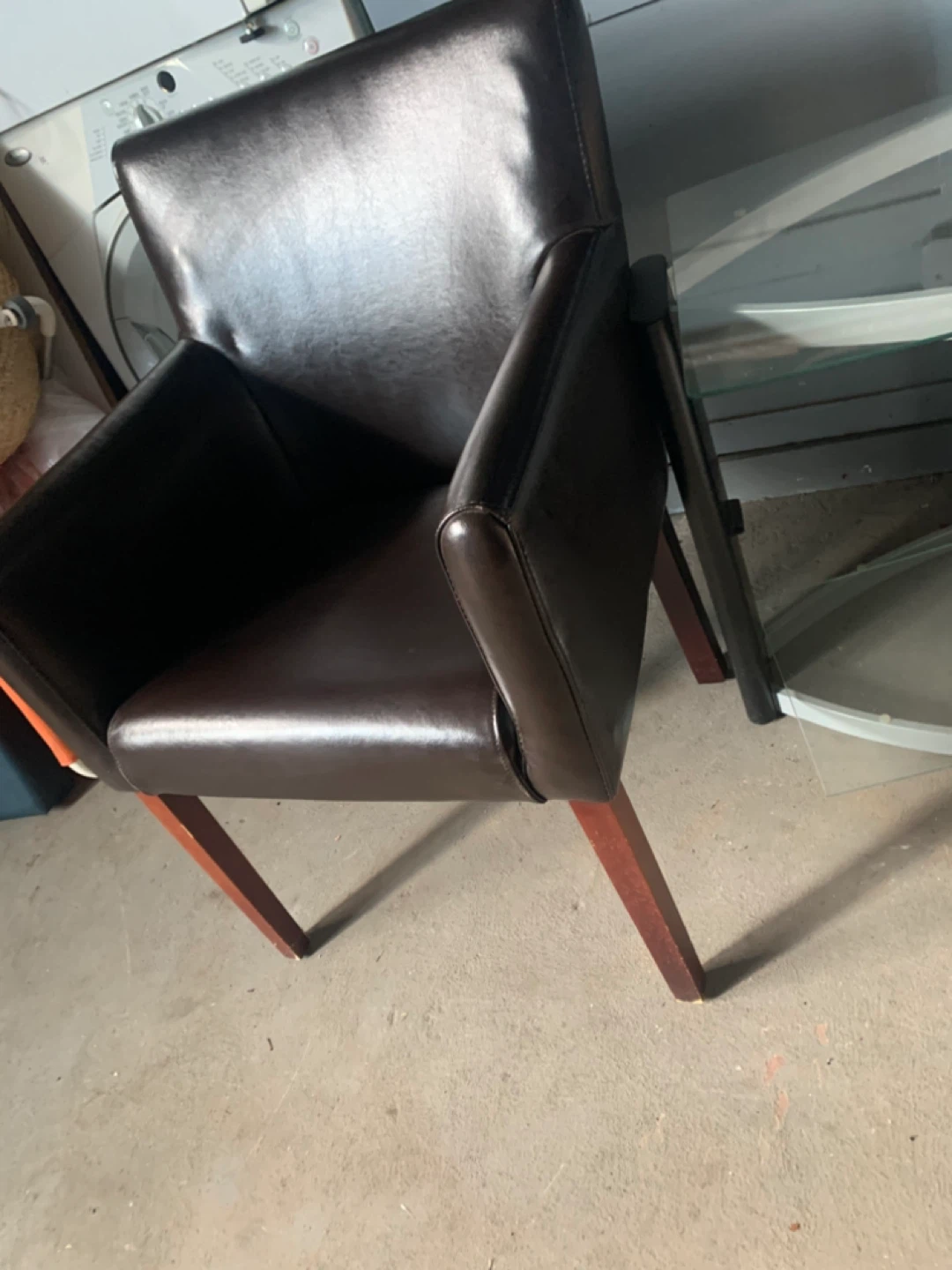 Beautiful accent faux leather chair - photo 2