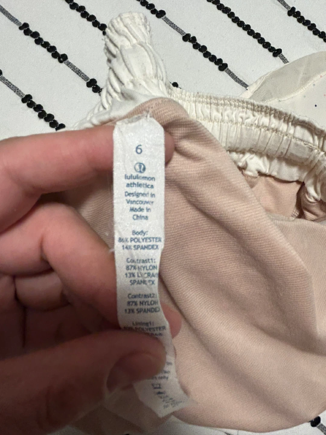 Lululemon Athletica White Dot Shorts Size 6 - photo 3