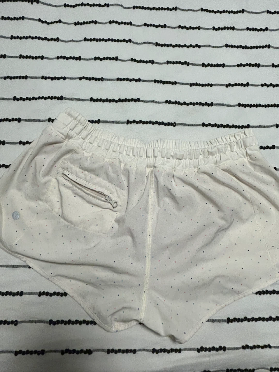 Lululemon Athletica White Dot Shorts Size 6 - photo 2