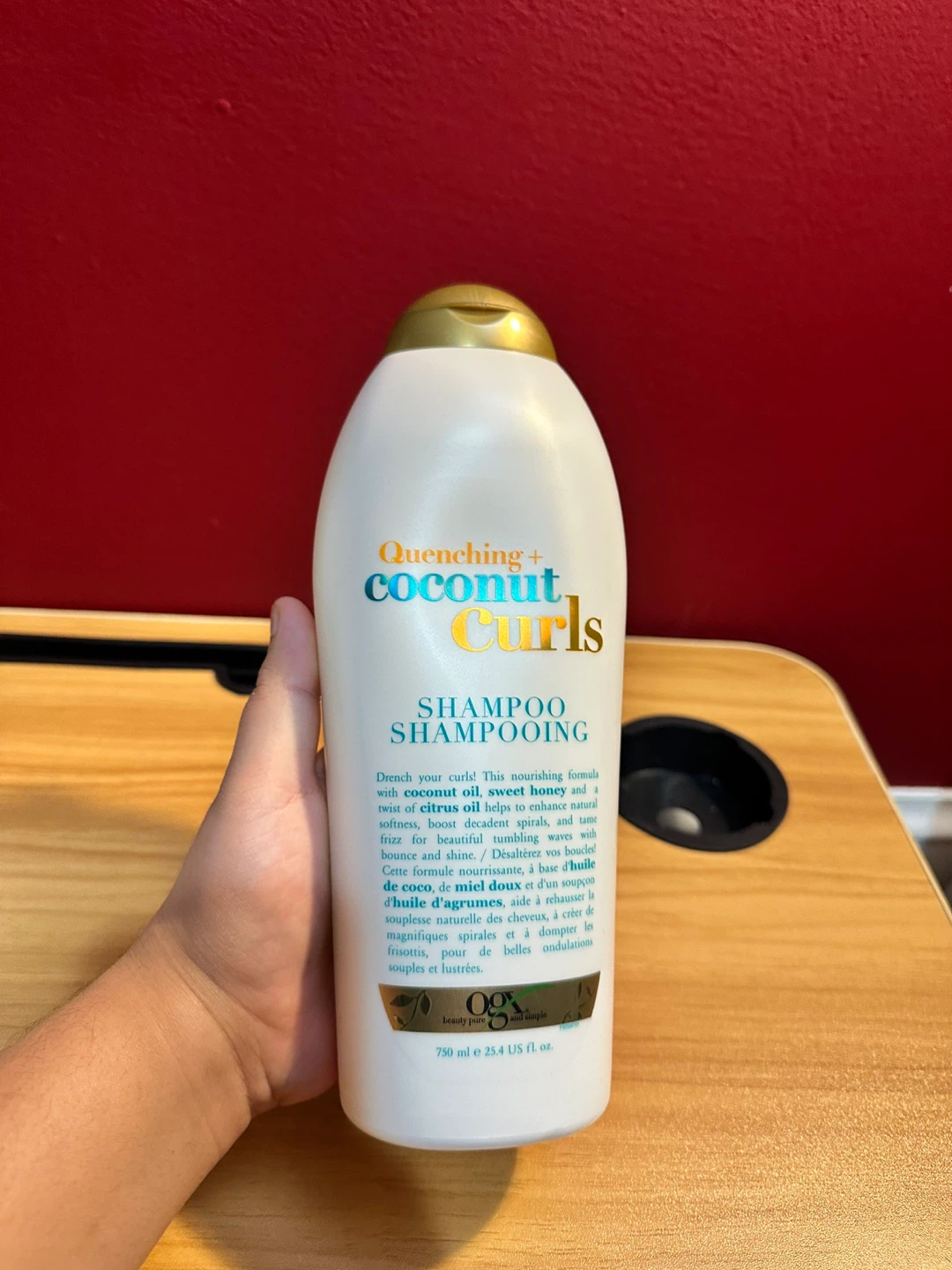 OGX Quenching Coconut Curls Shampoo 750 ml