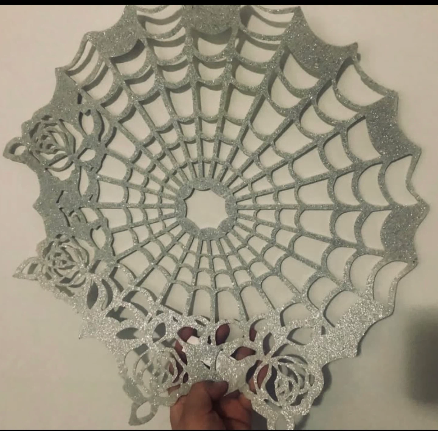 🏆 Dan Dee International Spider Web & Rose Doily