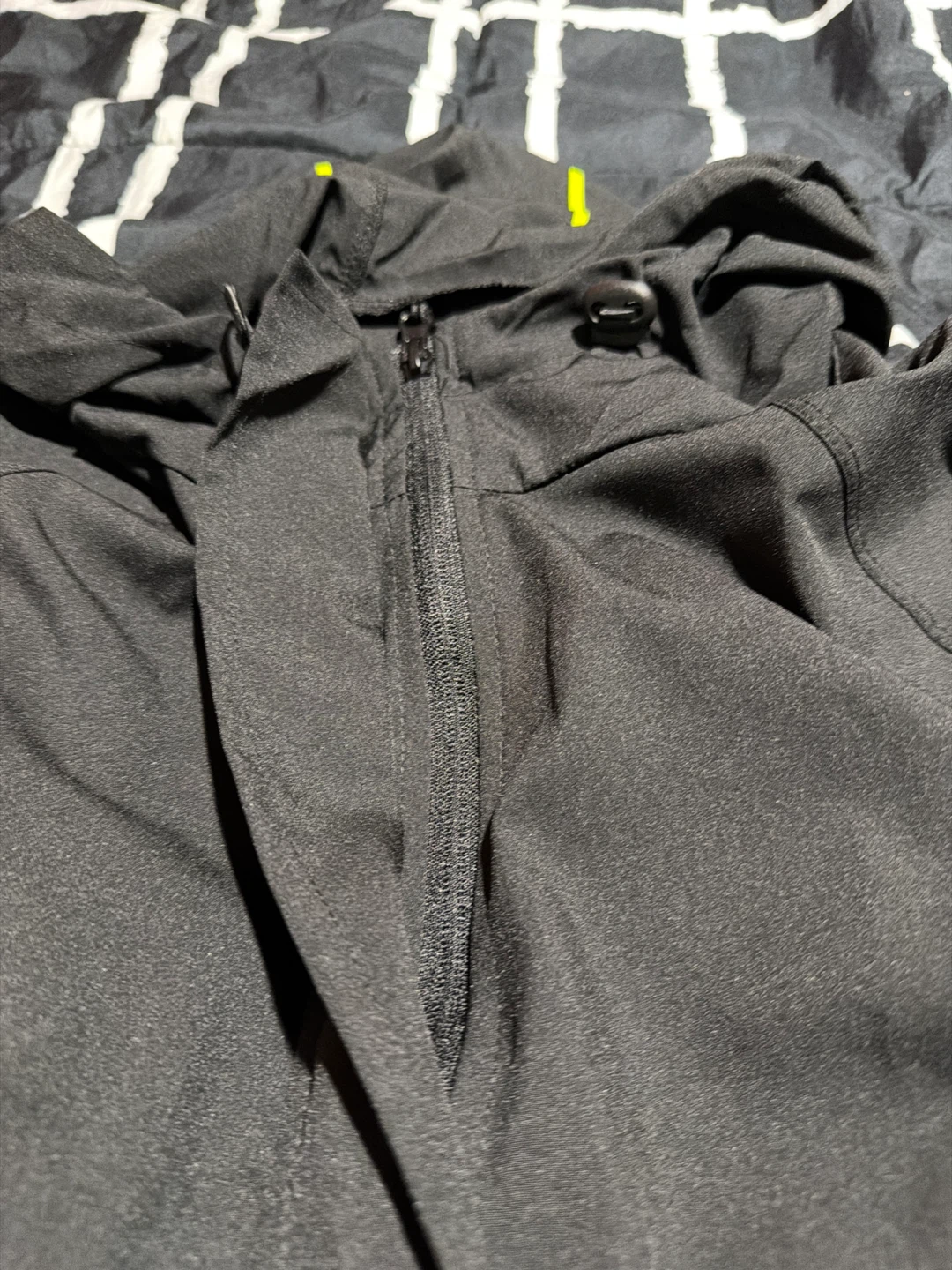 Black Jacket with Yellow Green Stripe 🏆 - photo 4