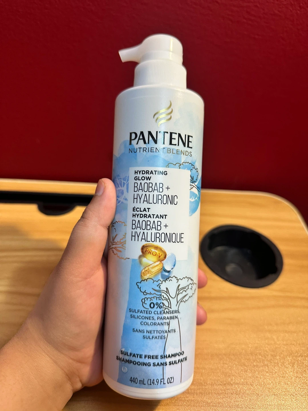 Pantene Nutrient Blends Hydrating Glow Shampoo