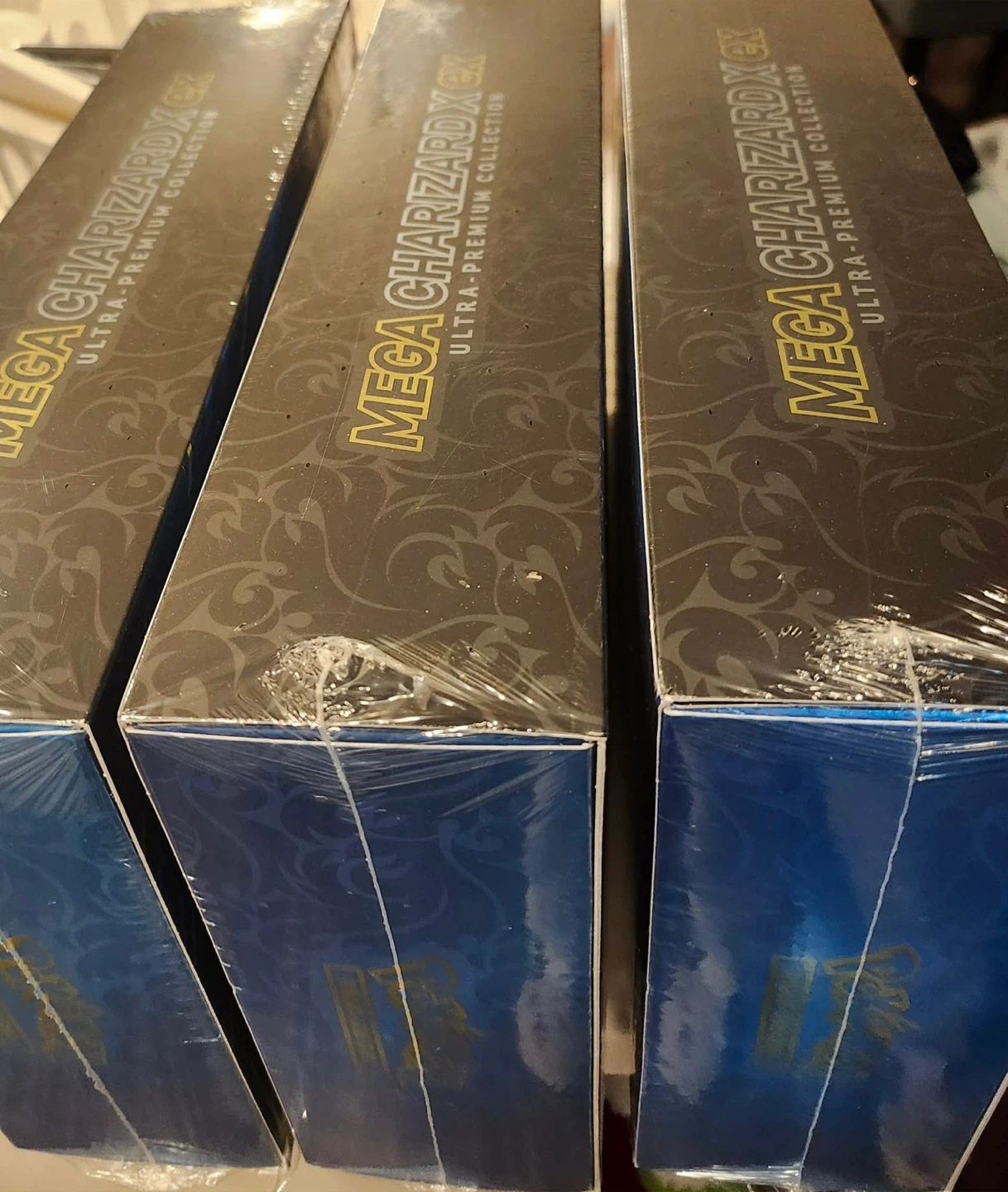 Pokemon Mega Charizard EX Ultra-Premium Collection