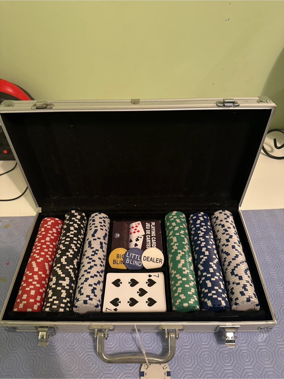 Poker set with Chip and metal Case