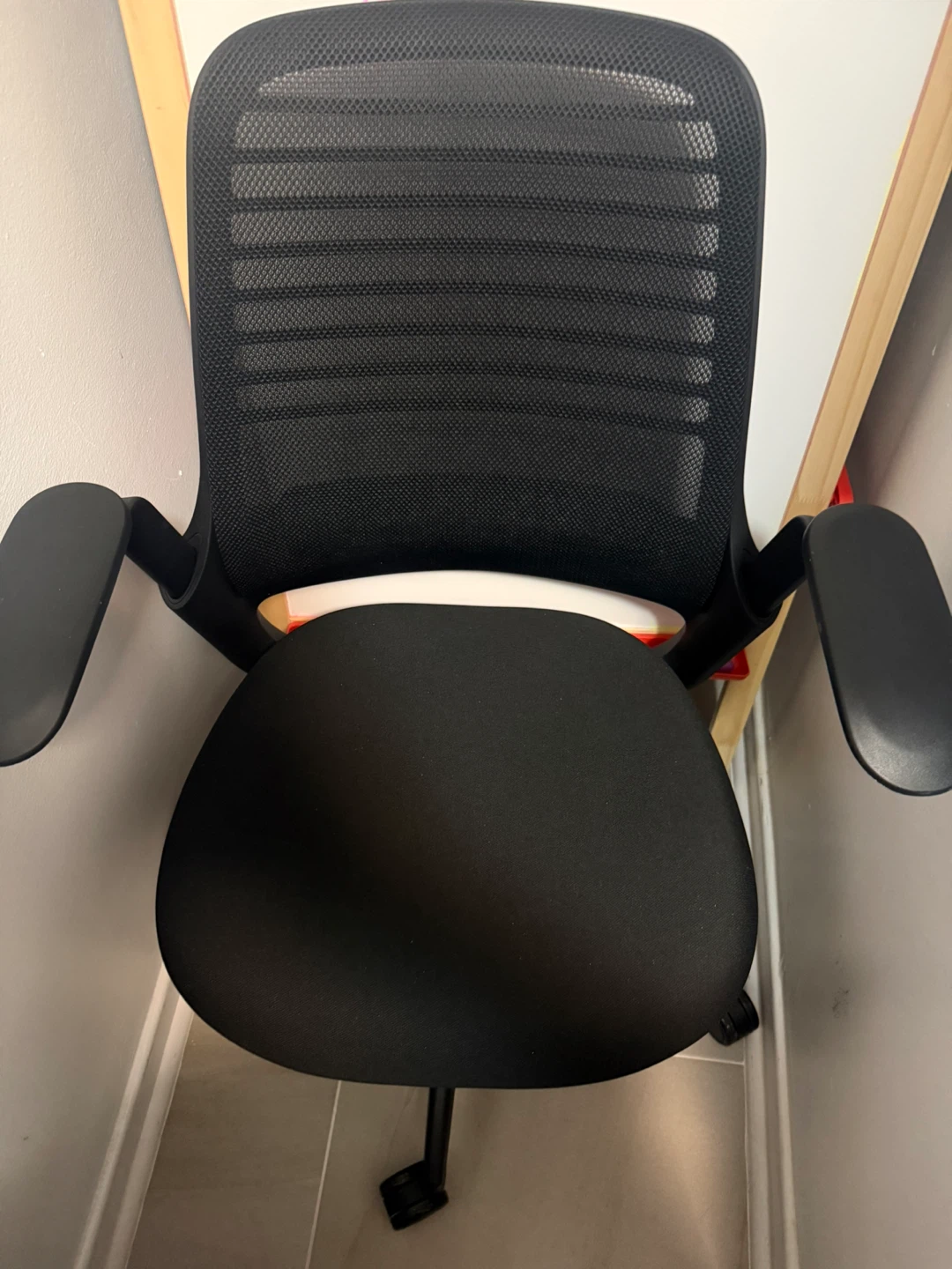 Black Mesh Office Chair - photo 3