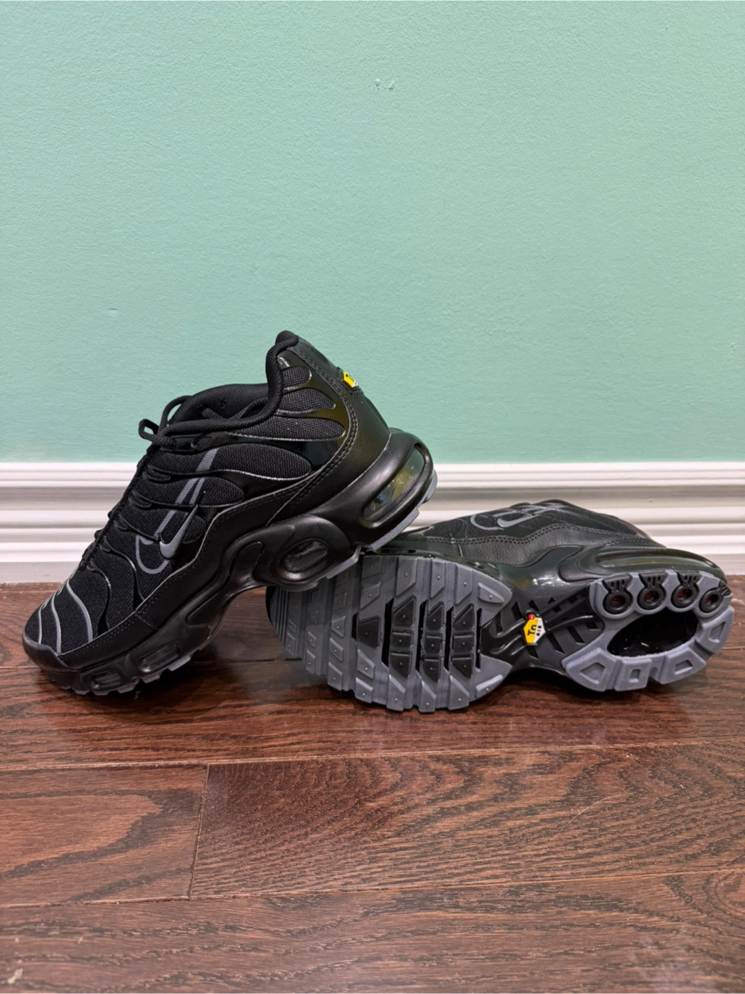 Nike Air Max Plus TN SE Running Shoes