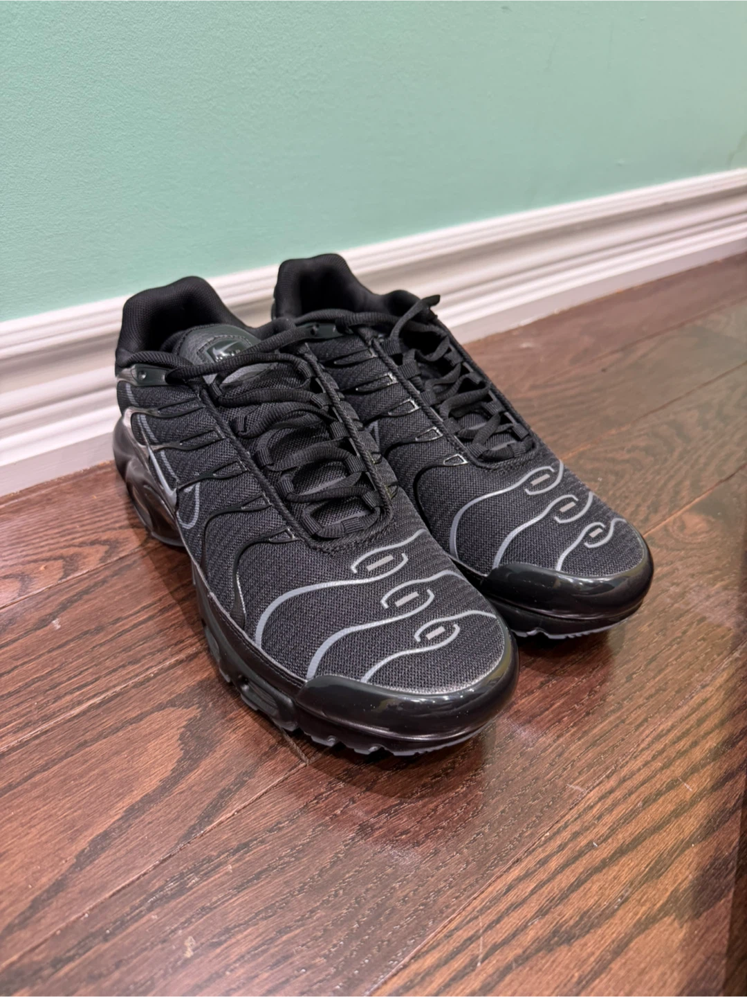 Nike Air Max Plus TN SE Running Shoes - photo 2