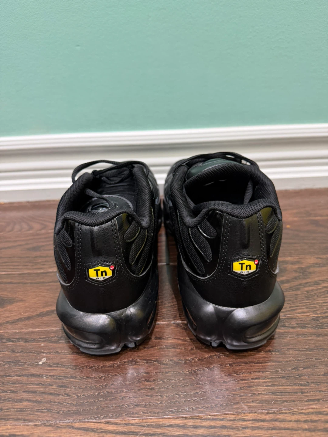 Nike Air Max Plus TN SE Running Shoes - photo 4