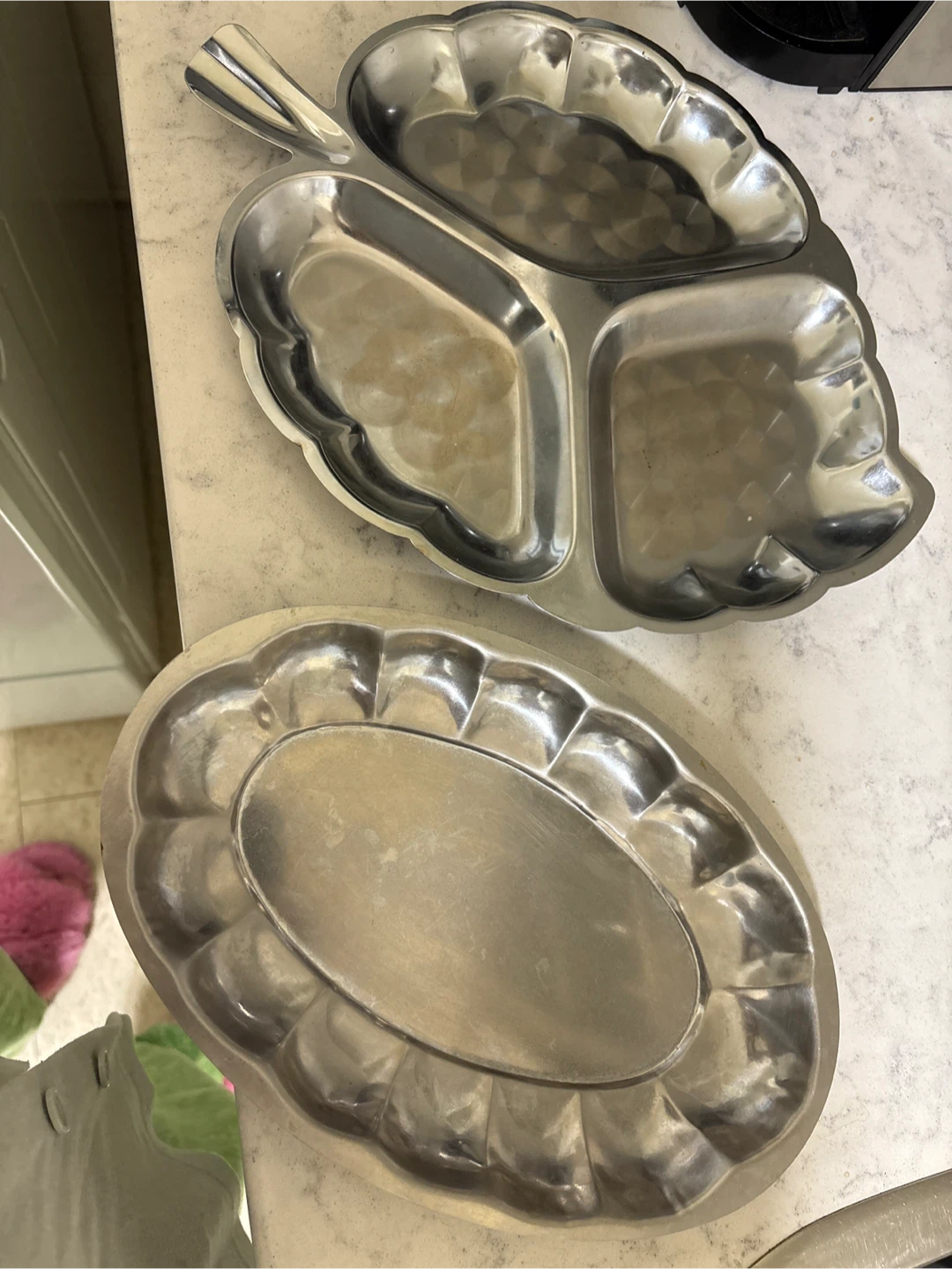 Set of 2 Silver Metal Serving Trays