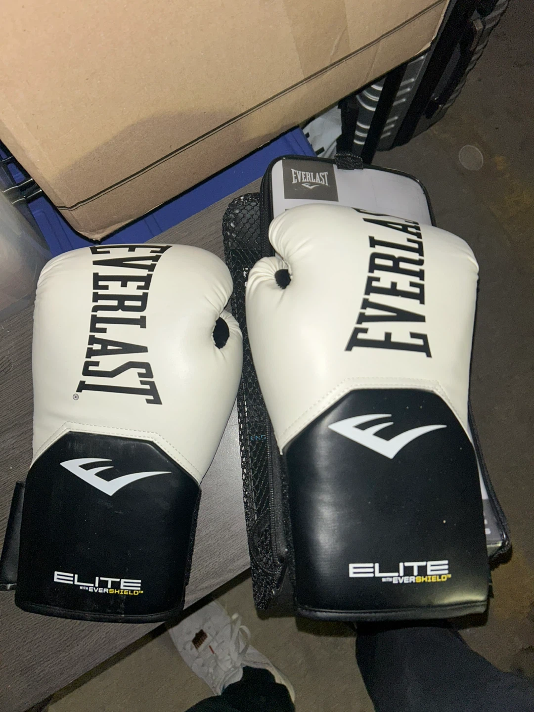 Everlast Elite 2 Boxing Gloves - 12oz 🏆