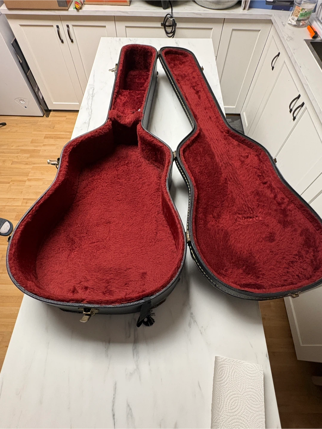 Yamaha Acoustic Guitar with Case - photo 4