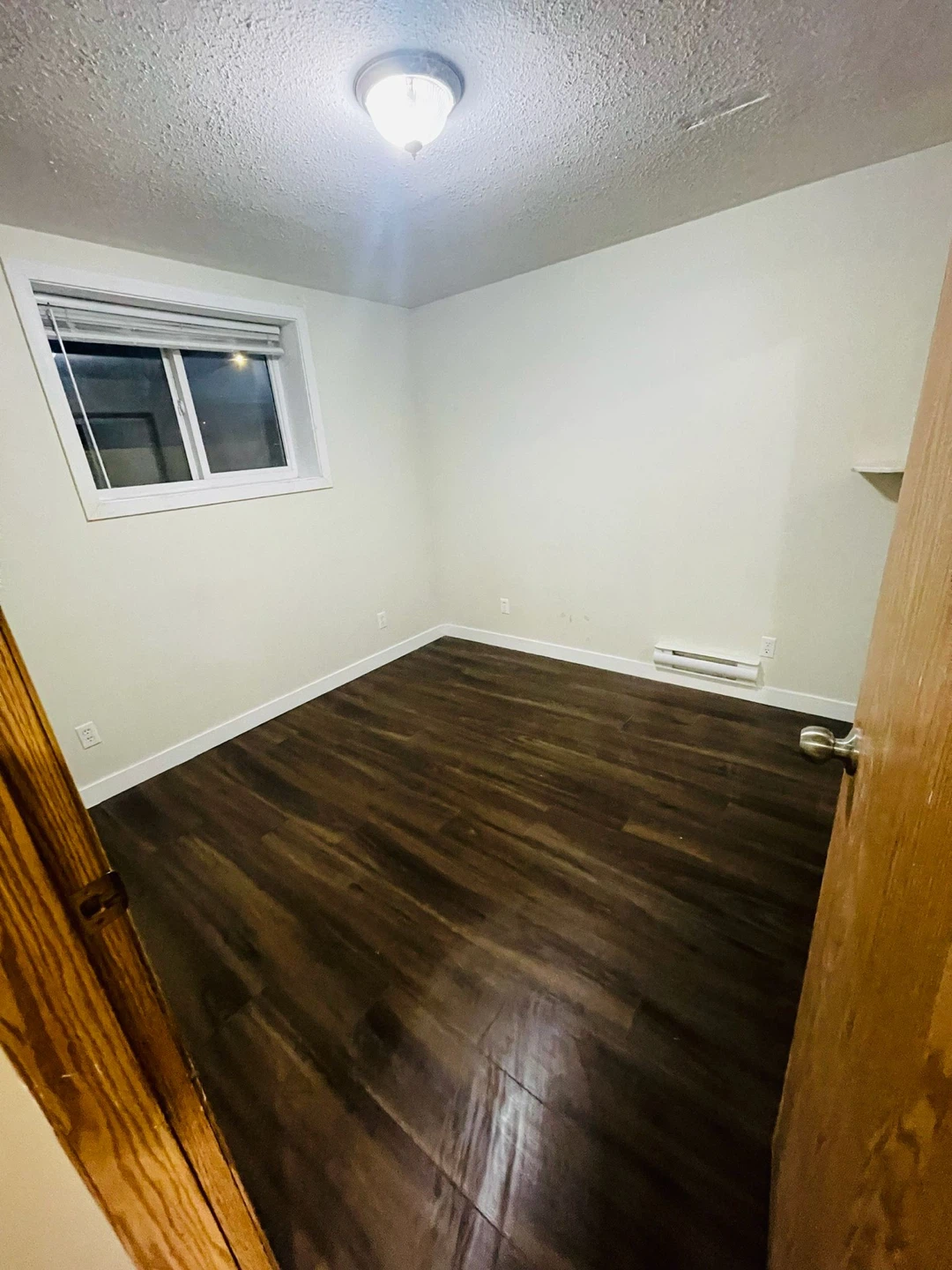✨ Beautiful Legal 1-Bedroom Basement for Rent | Martindale NE |✨ - photo 4