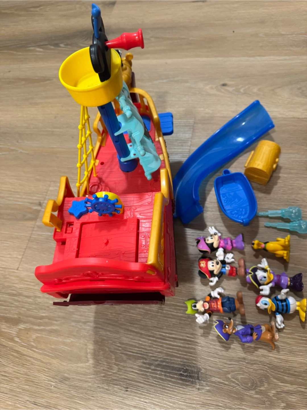 Disney Mickey Funhouse Treasure Adventure Pirate Ship Playset - photo 4