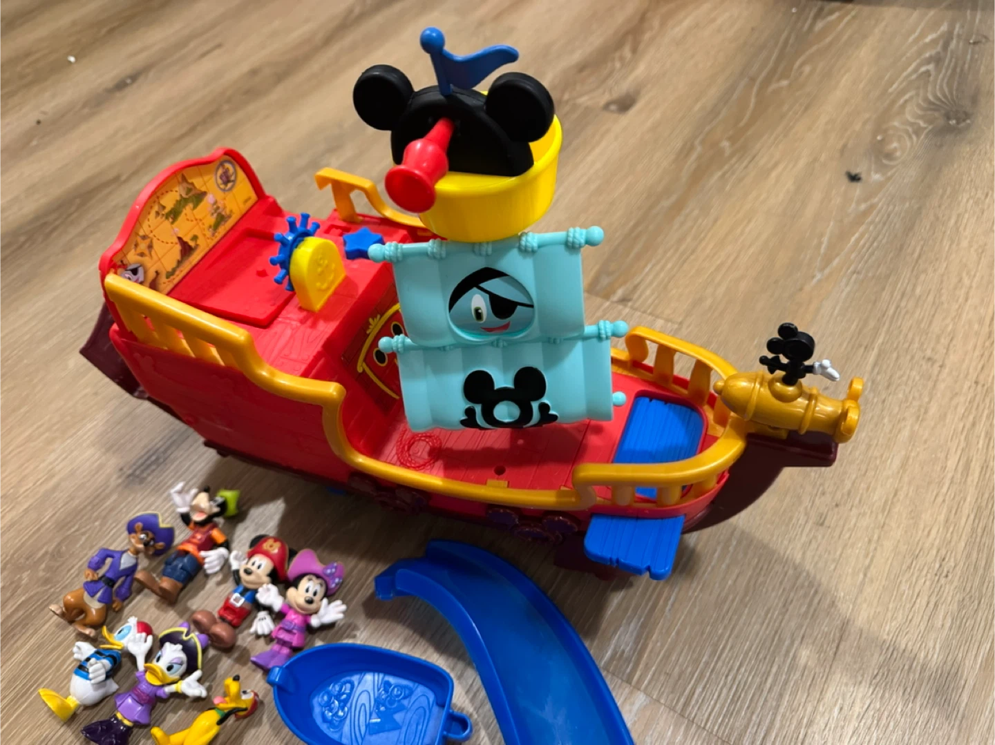 Disney Mickey Funhouse Treasure Adventure Pirate Ship Playset - photo 3