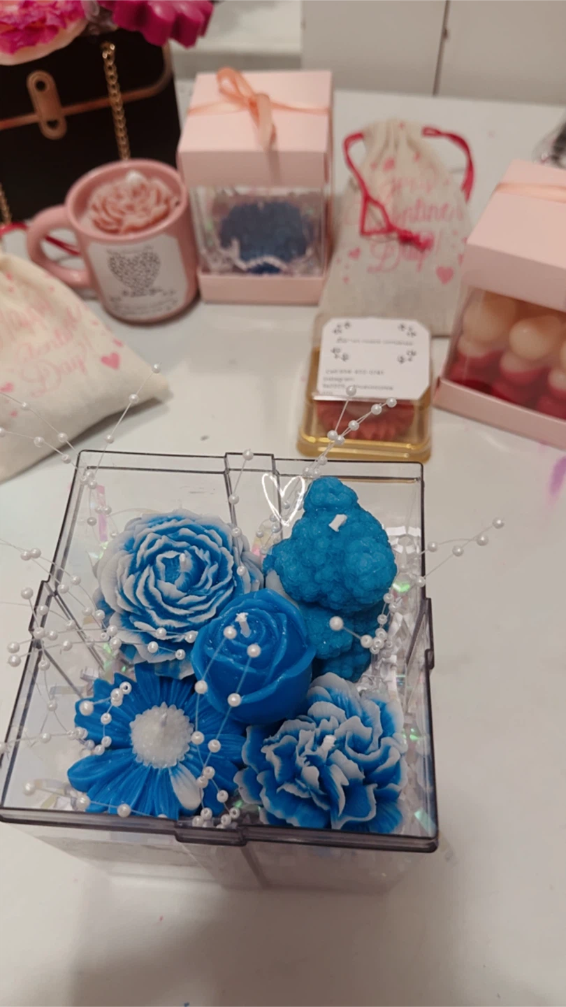 Handmade Flower and Bear Shaped Candles - photo 5