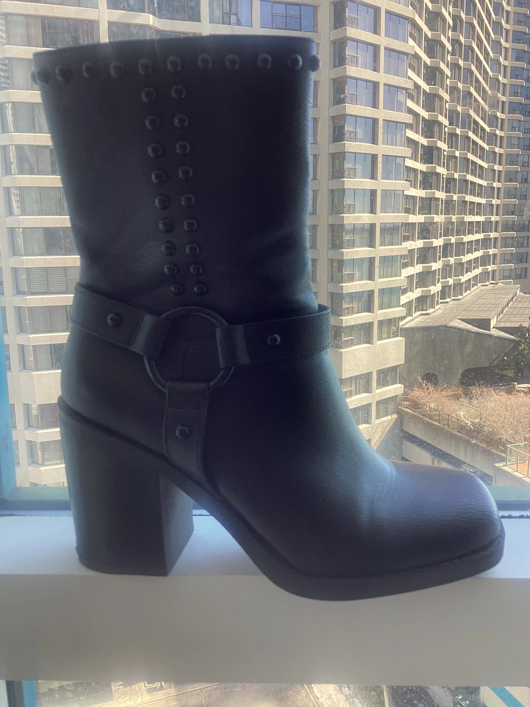 🏆 Jessica Simpson Faux Leather Boots - photo 3