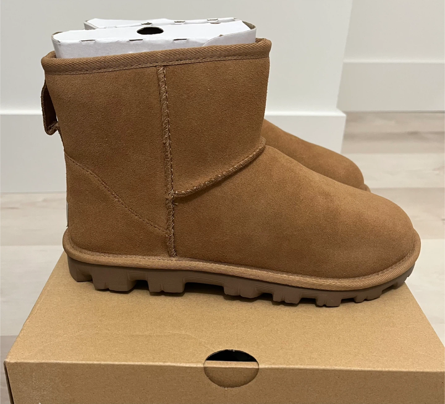 New Ugg Size 6