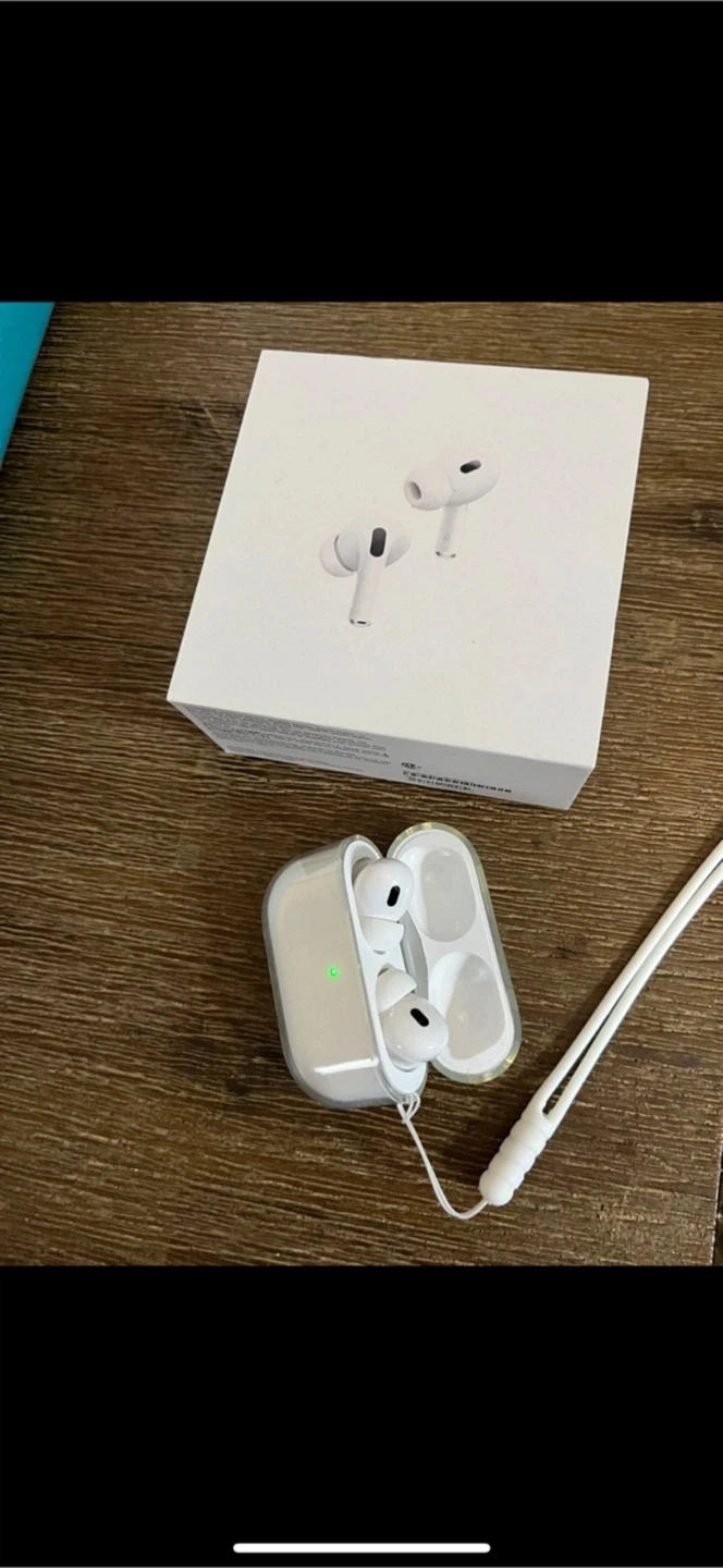 Apple AirPods Pro 2nd Gen with clear case and lanyard - photo 4