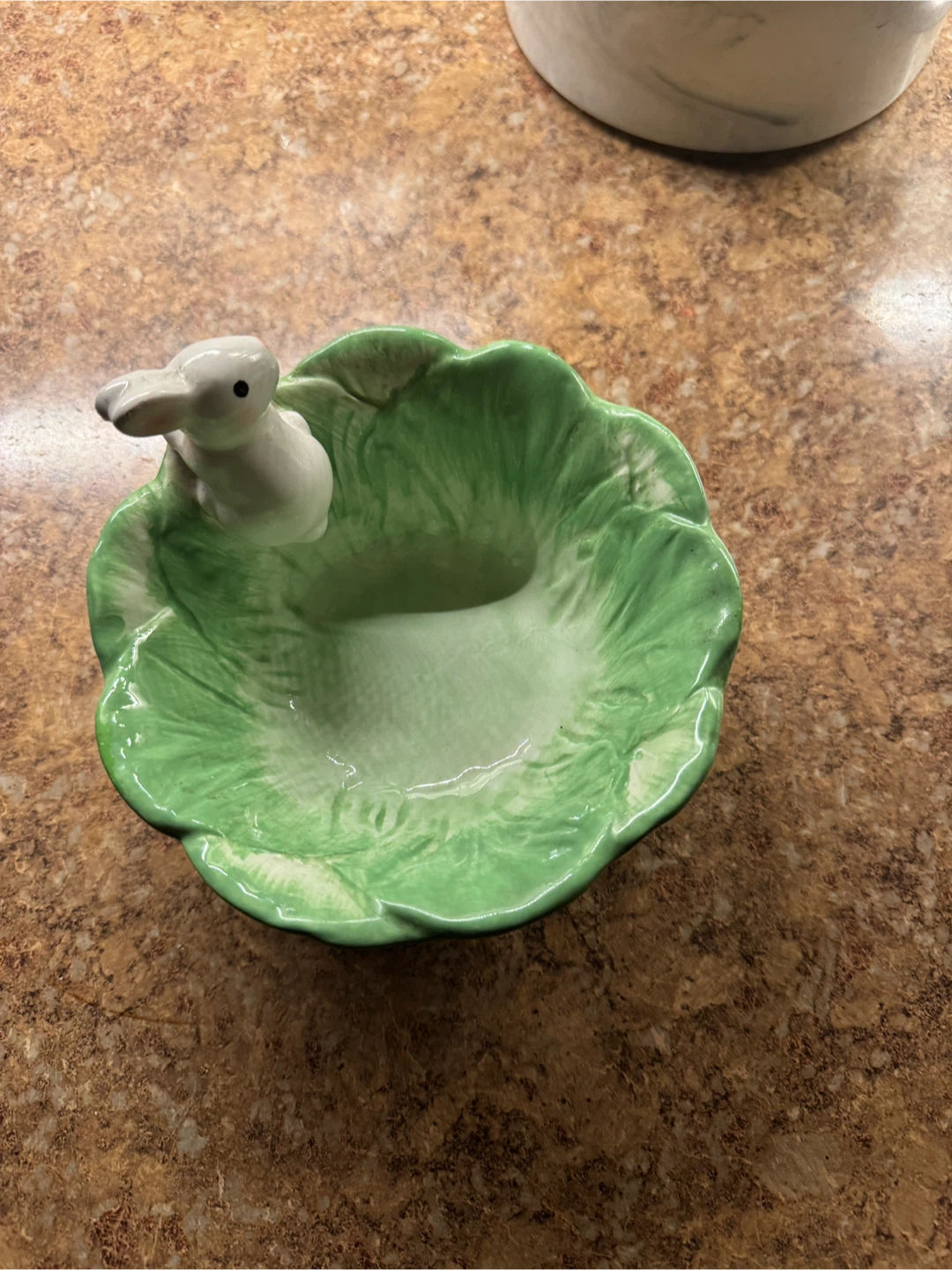Ceramic Lettuce Bowl with Bunny Decoration - photo 3