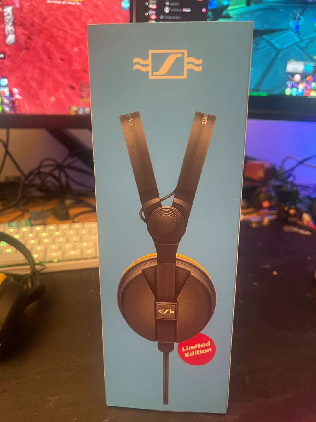 Sennheiser HD 25 Limited Edition Headphones - photo 4